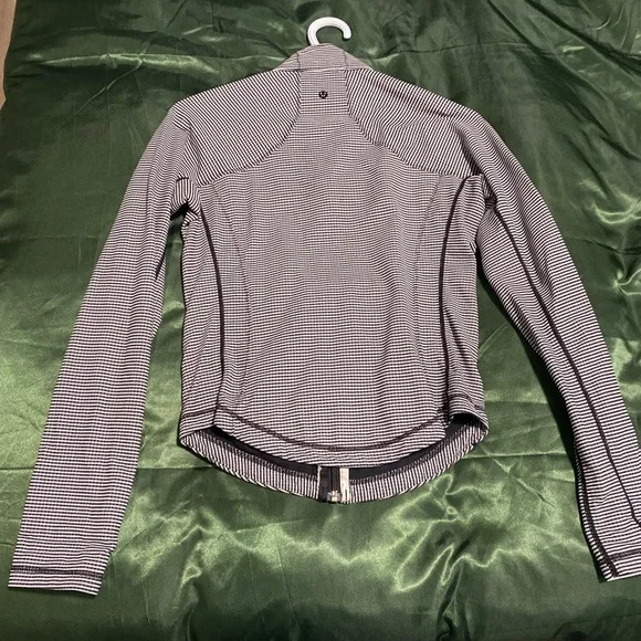 Define jacket - Picture 3 of 3